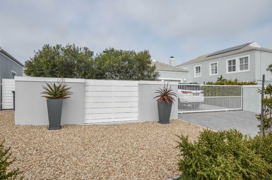 To Let 3 Bedroom Property for Rent in Sunningdale Western Cape